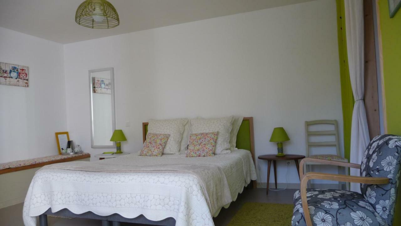 Le Jardin Aux Oiseaux Bed & Breakfast Ferel